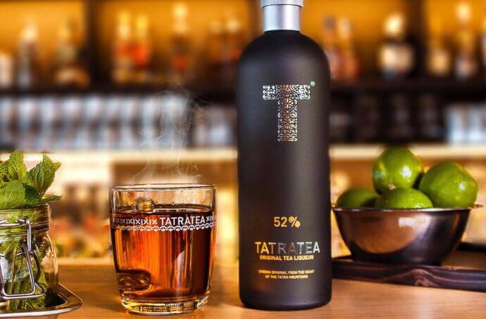 TATRATEA ORIGINAL TEA 52% LIKIER 0,7L butelka i szklanka